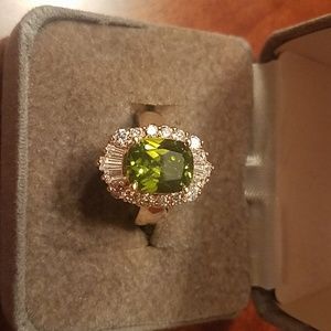 Large Hunter Green Stone Ring